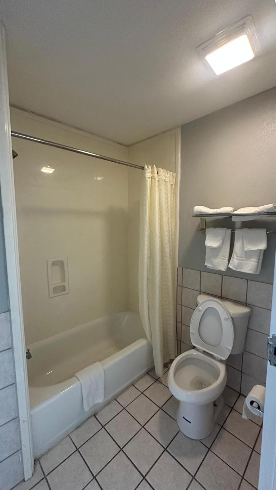 Executive Inn & Suites West Columbia Eksteriør billede